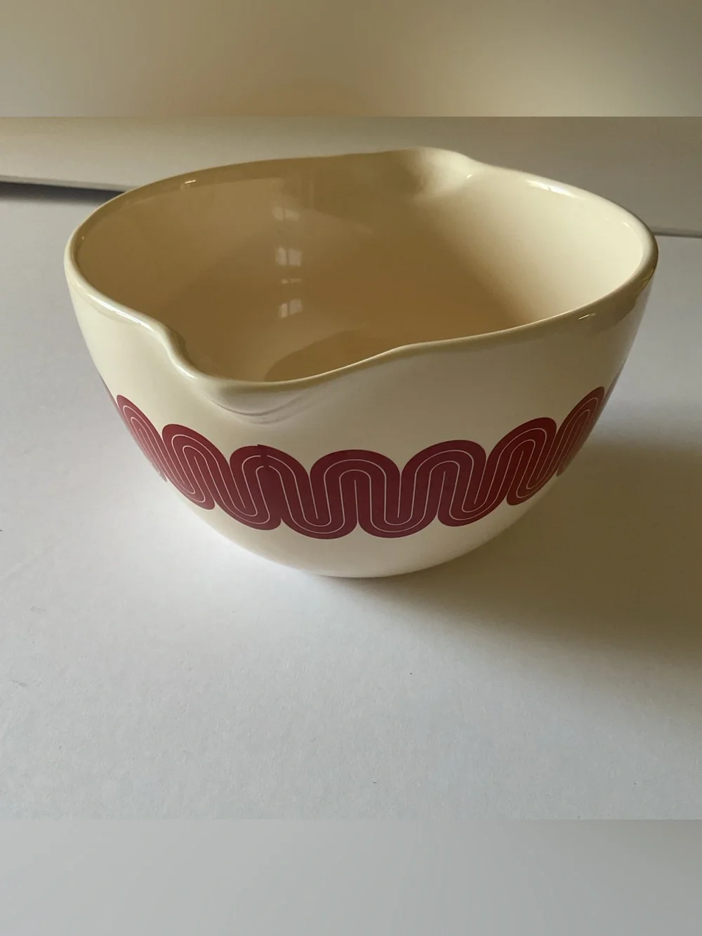 GREAT JONES STIR CRAZY CERAMIC MIXING BOWL RED WAVE PATTERN MEDIUM SIZE NWOT